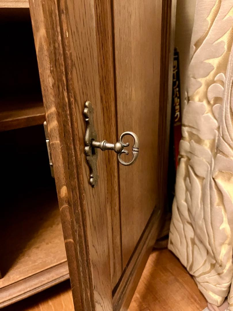 ★★たま★★　アンティーク　ベルギー製　ライティングデスク　　木製　鍵付き