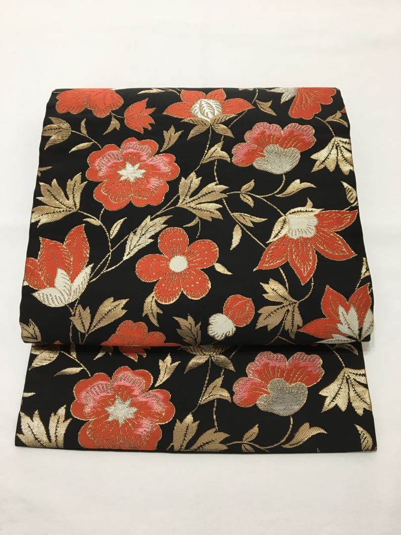 華やかな【名古屋帯】正絹　黒色