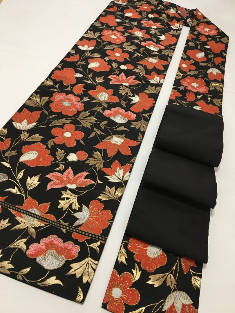 華やかな【名古屋帯】正絹　黒色