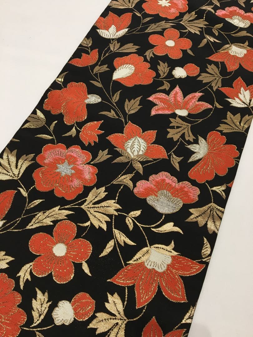 華やかな【名古屋帯】正絹　黒色