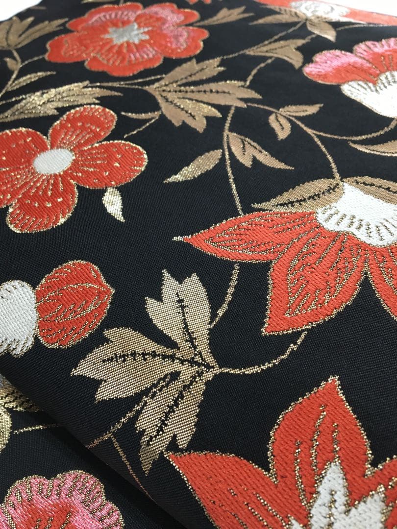 華やかな【名古屋帯】正絹　黒色