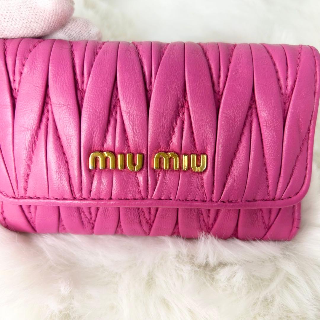 ✨付属品と箱付き✨ miu miu キーケース 6連 マテラッセ レザー ピンク
