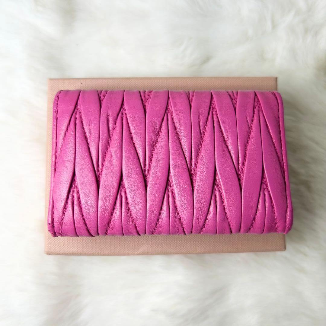 ✨付属品と箱付き✨ miu miu キーケース 6連 マテラッセ レザー ピンク