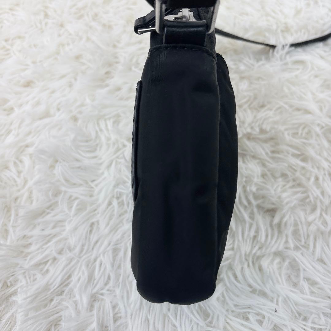 AMI PARIS アミパリ ナイロンミニショルダー 黒 ハートAロゴ