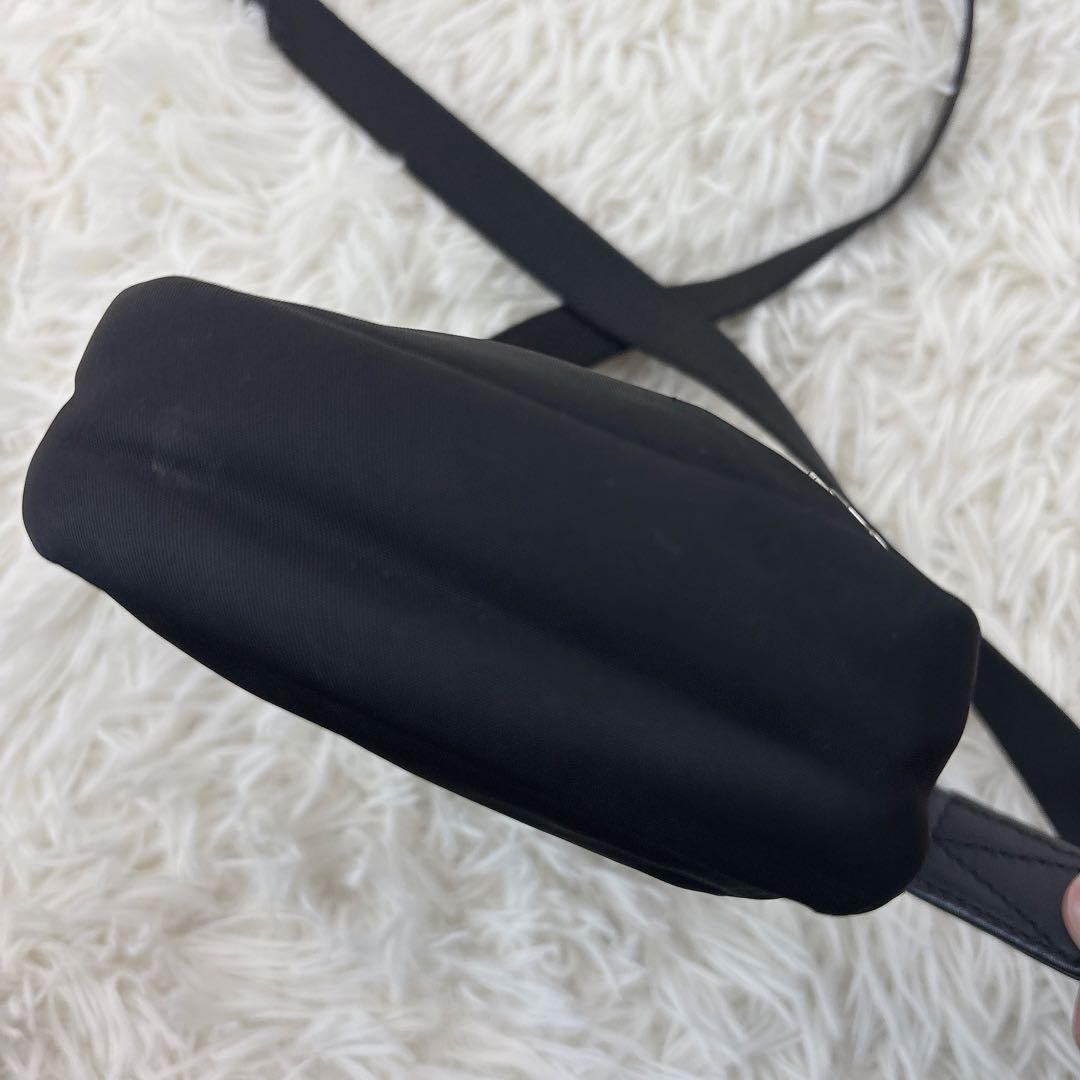 AMI PARIS アミパリ ナイロンミニショルダー 黒 ハートAロゴ