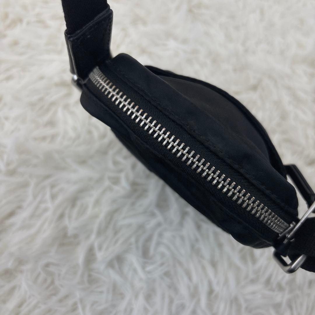 AMI PARIS アミパリ ナイロンミニショルダー 黒 ハートAロゴ