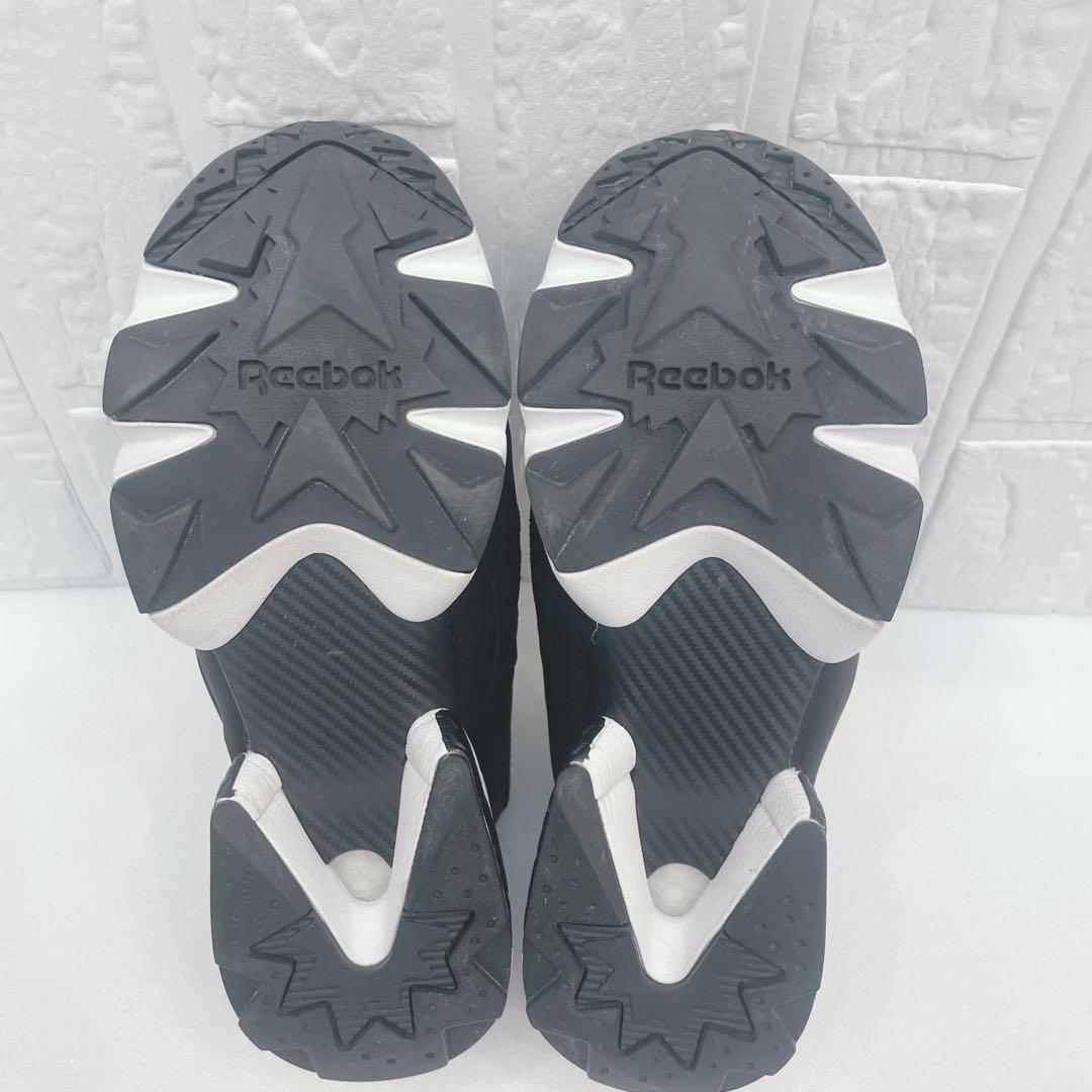 新品未使用　Reebok ポンプフューリー スニーカ 黒 DV6985　23.5