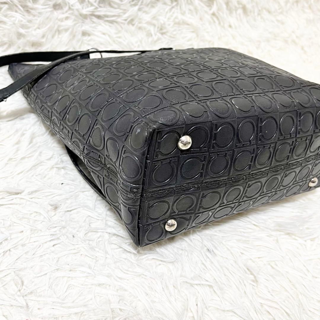 Salvatore Ferragamo ショルダーバッグ トート　ガンチーニ　黒