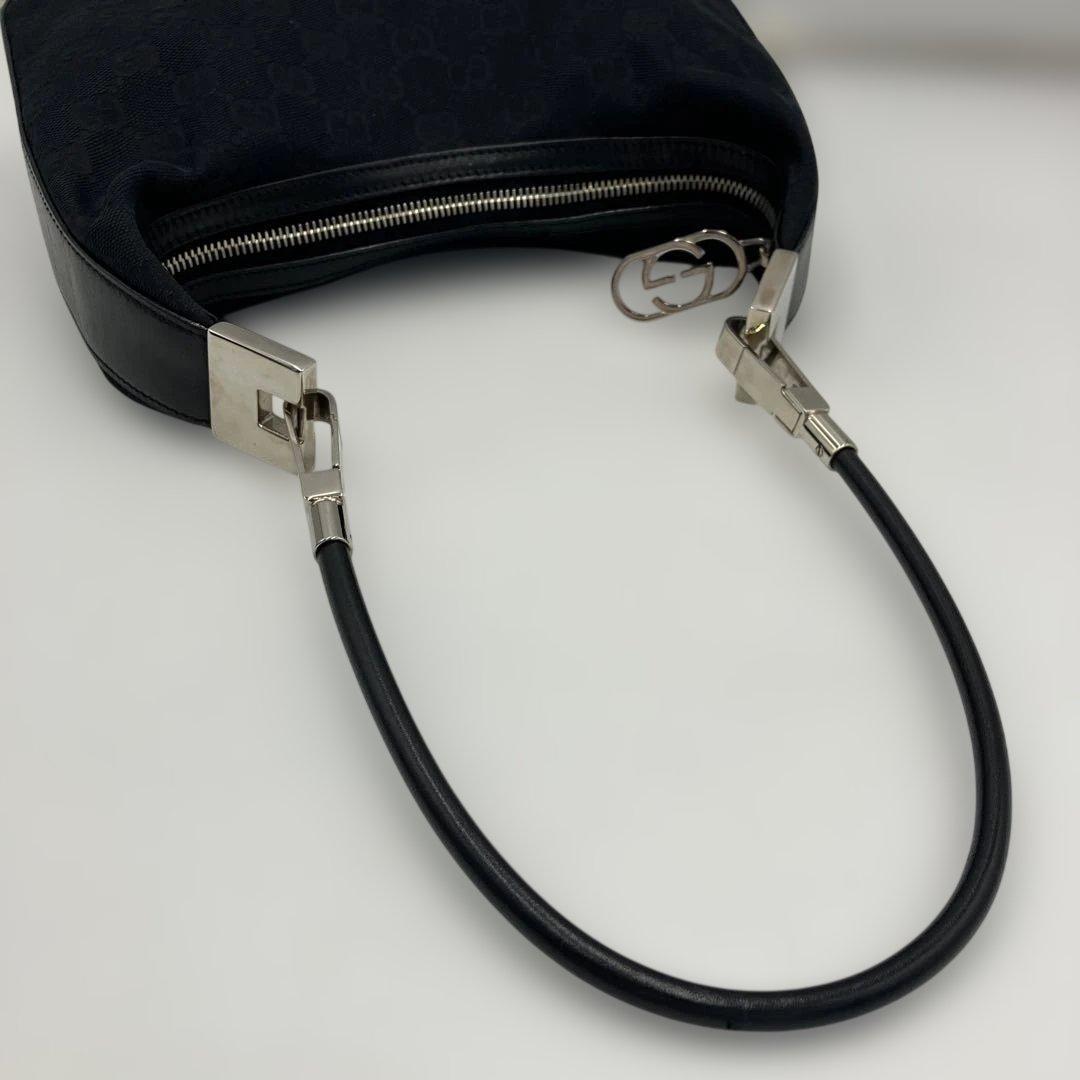 【美品】GUCCIショルダーバッグ GGキャンバス GG柄 ブラックレザー 黒色