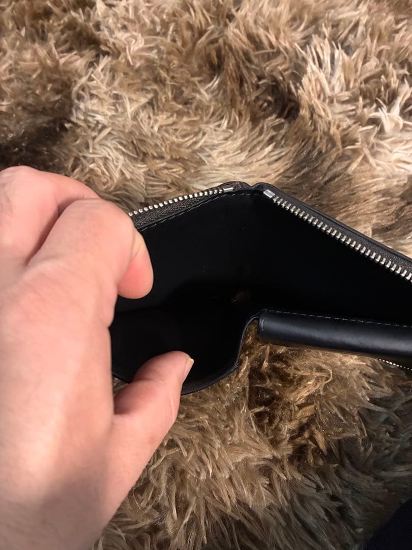 週末値下げ Louis Vuitton ブラック 二つ折り財布