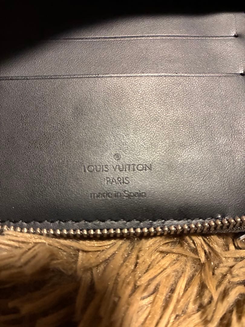 週末値下げ Louis Vuitton ブラック 二つ折り財布