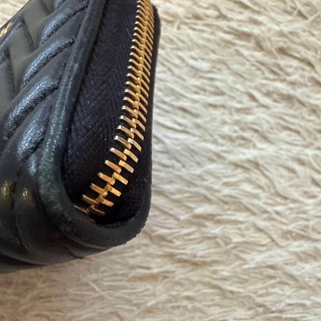 miumiu ミュウミュウ マテラッセ ラウンドファスナー レザー ケース