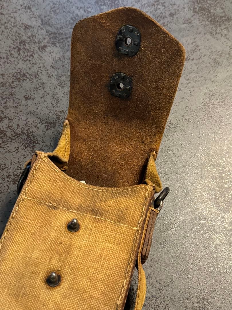 99式軽機関銃　96式軽機関銃　弾倉入れ　弾倉嚢　実物　日本陸軍　WW2