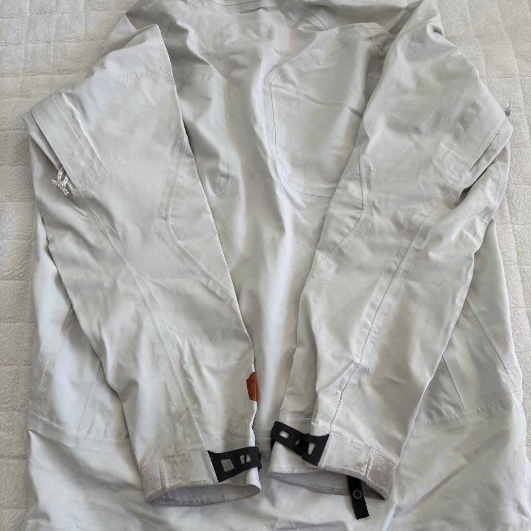 Columbia TITANIUMスノーボードウェア ジャケットMパンツLカモ柄