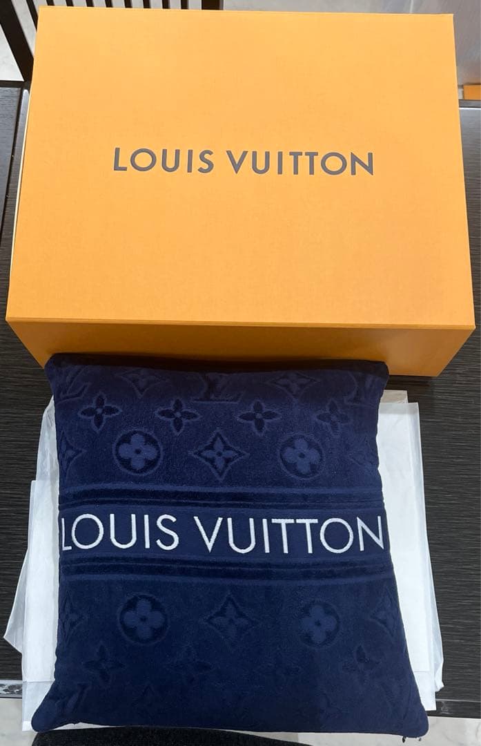 ルイヴィトン クッション・LV バケーション ブルーマリーヌ