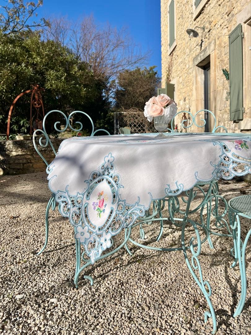 ◆フランスアンティーク｜乙女な手刺繍テーブルクロス、水色花姫レース小さめ正方形