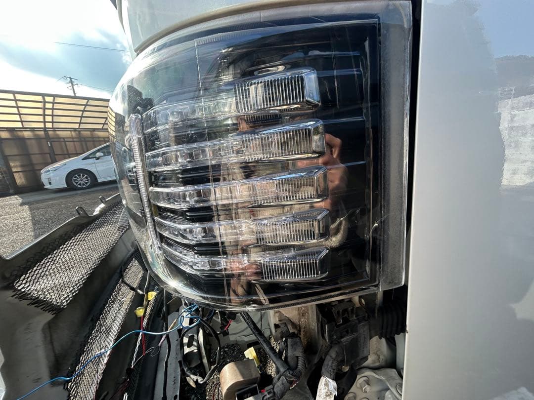 ハイエースコプラスヘッドライト