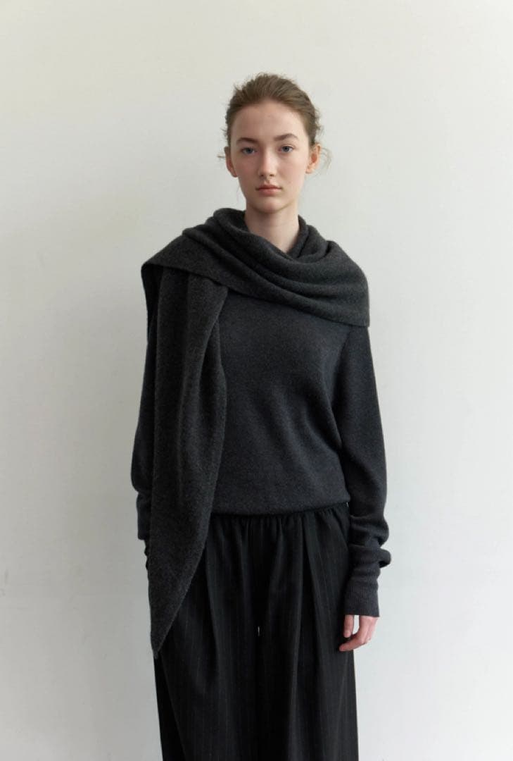 na. e Cashmere Multiway Stole Charcoal