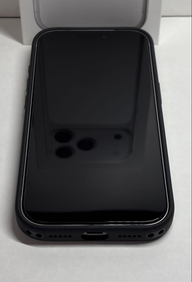 【美品】iPhone 17 Pro シルバー 256GB（純正ケース付き）