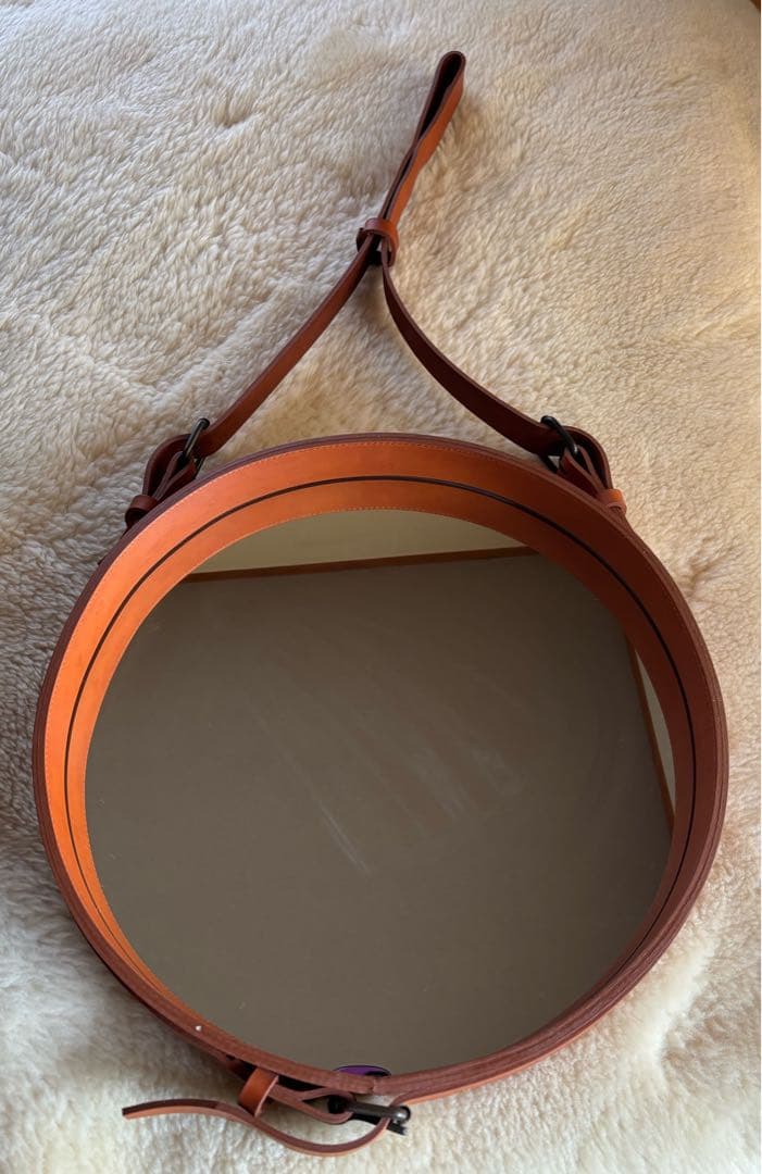 イタリアンレザーベルト壁掛けミラー