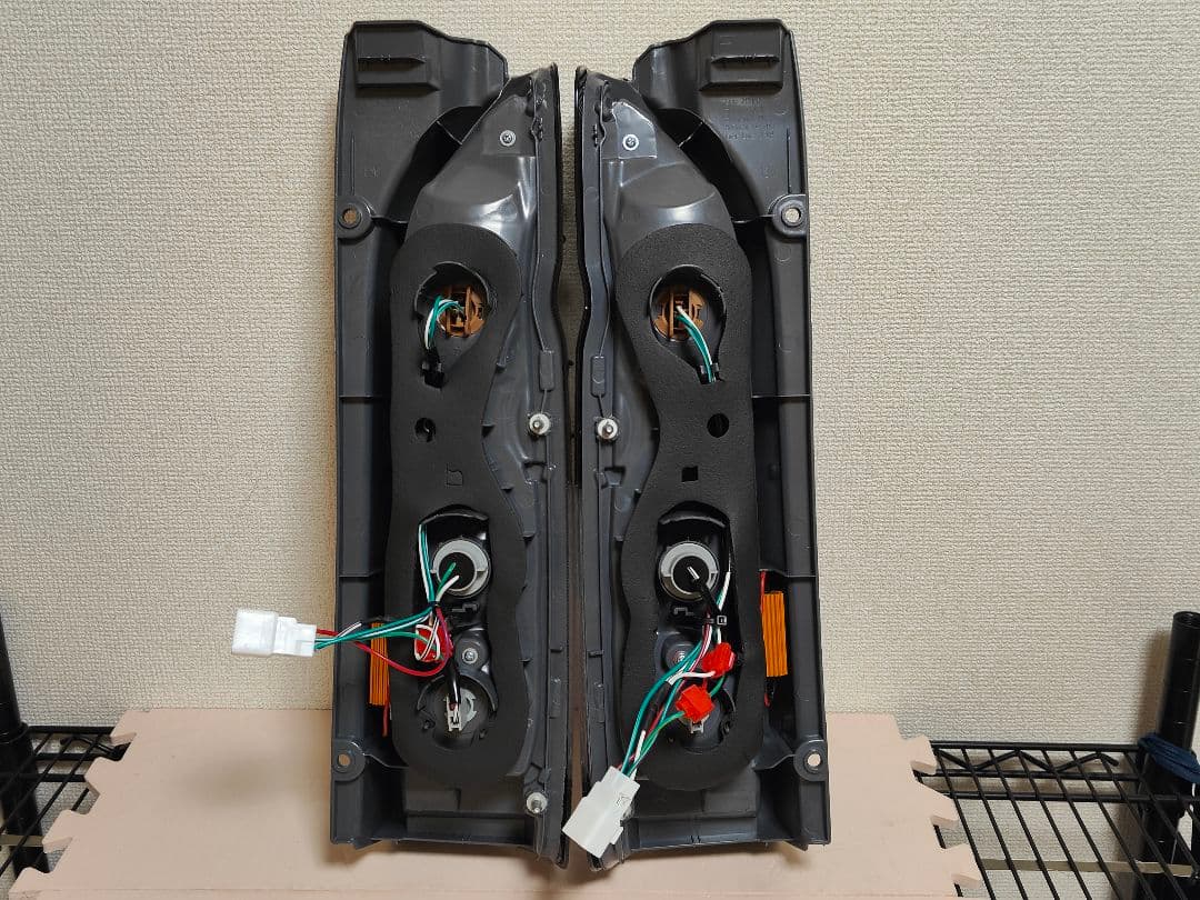 新品 ハイエース テール 新品LEDバルブ付 ハイフラ スモーク