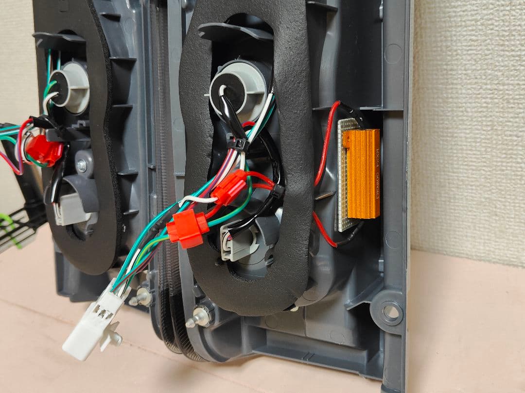 新品 ハイエース テール 新品LEDバルブ付 ハイフラ スモーク