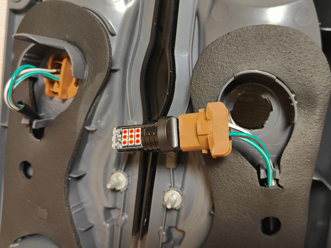 新品 ハイエース テール 新品LEDバルブ付 ハイフラ スモーク