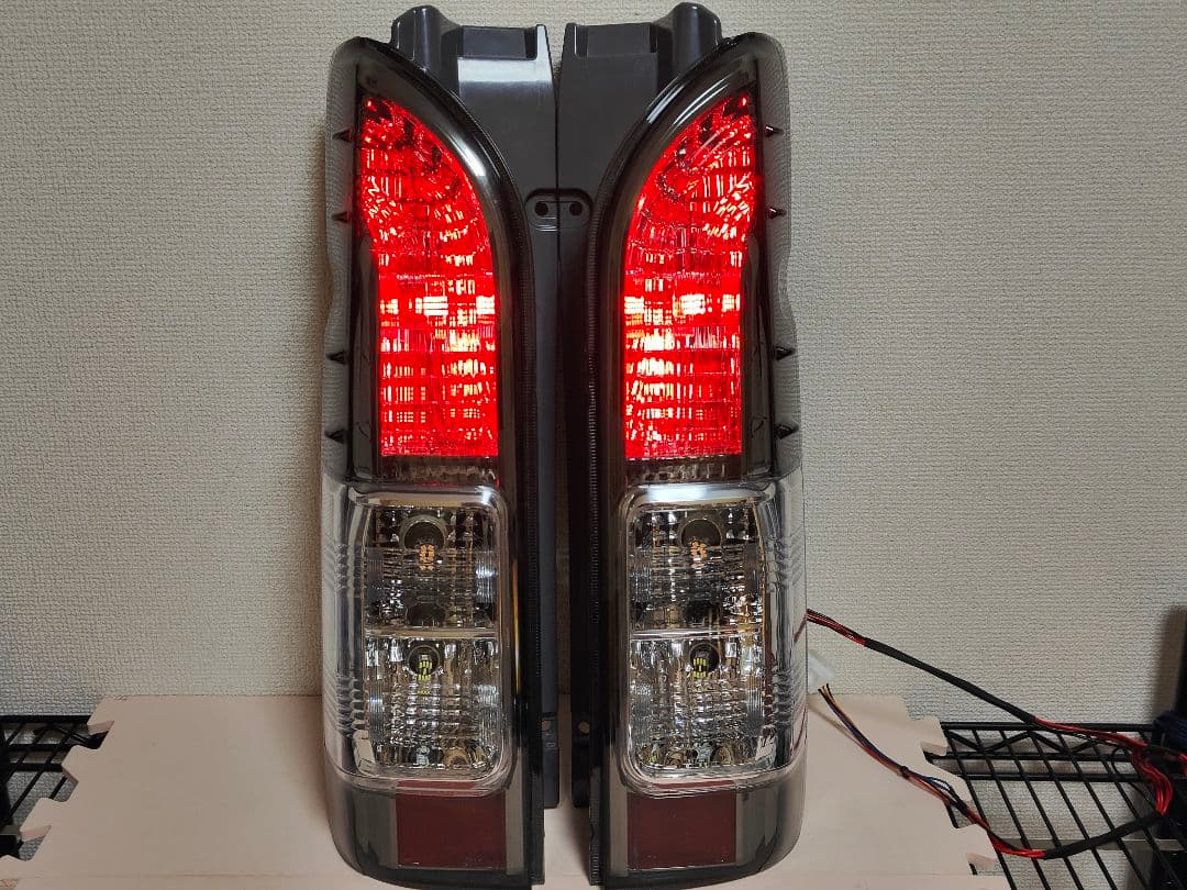 新品 ハイエース テール 新品LEDバルブ付 ハイフラ スモーク