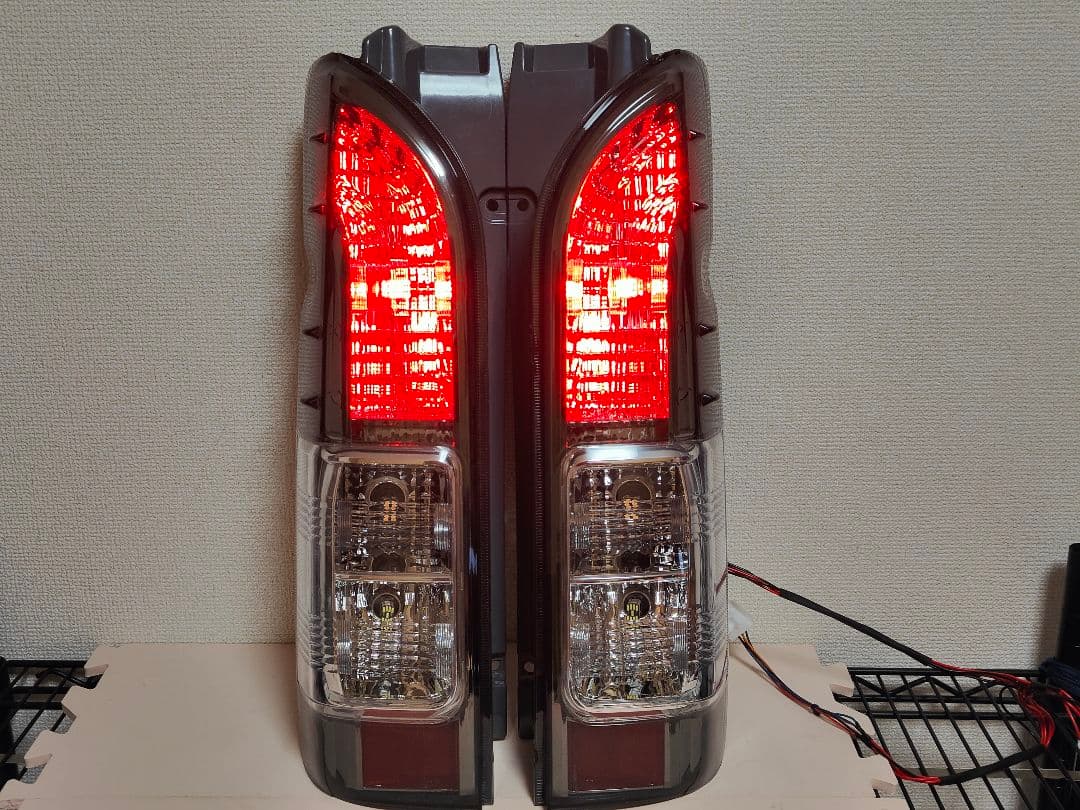 新品 ハイエース テール 新品LEDバルブ付 ハイフラ スモーク