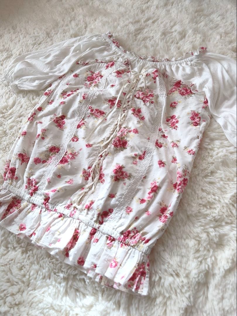 希少　LIZLISA 店舗限定花柄トップス