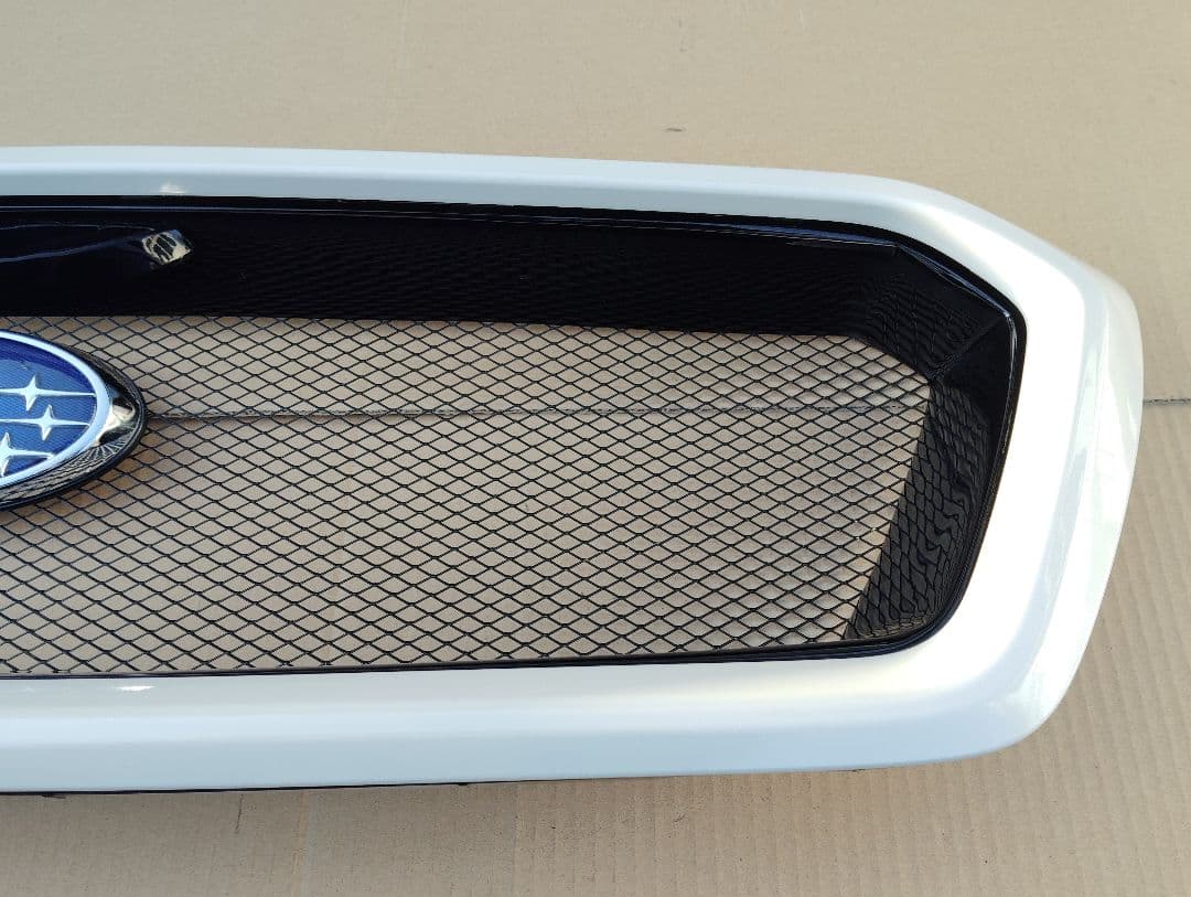 スバル　レヴォーグVM系前期型フロントグリル