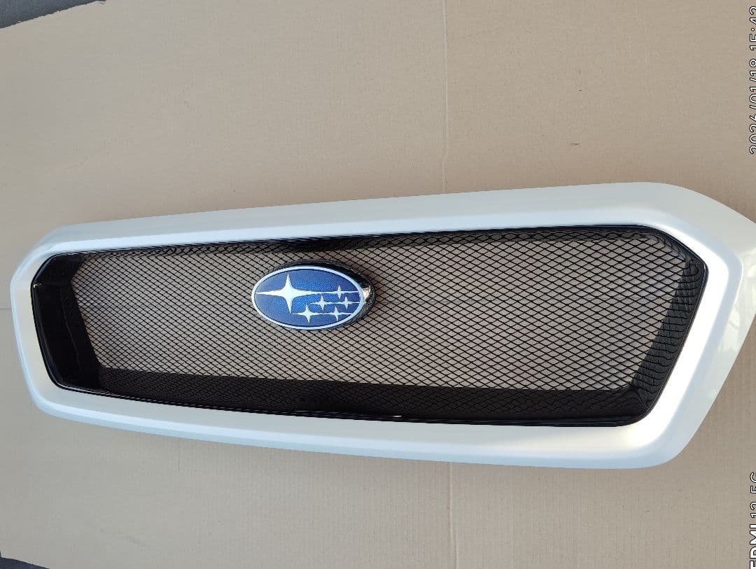 スバル　レヴォーグVM系前期型フロントグリル