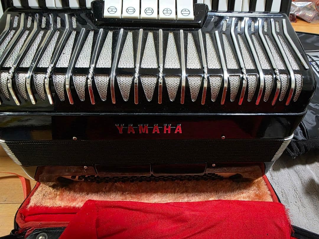 YAMAHA ヤマハ最高級モデル　ヴィンテージ　アコーディオン　３４鍵８０ベース