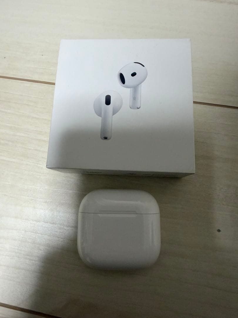 AirPods 4世代　ノイズキャンセリング搭載モデル　ケース付き