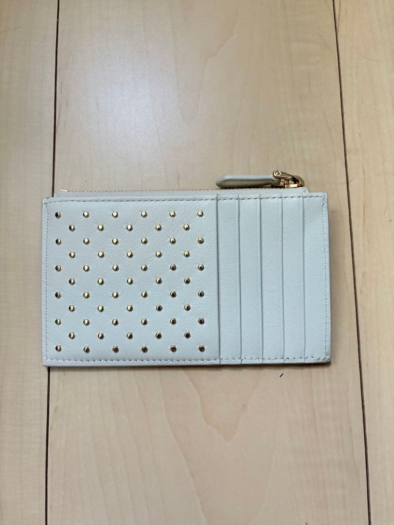 PRADA ⭐︎スタッズ付きフラグメントケース ホワイト　新品/未使用品