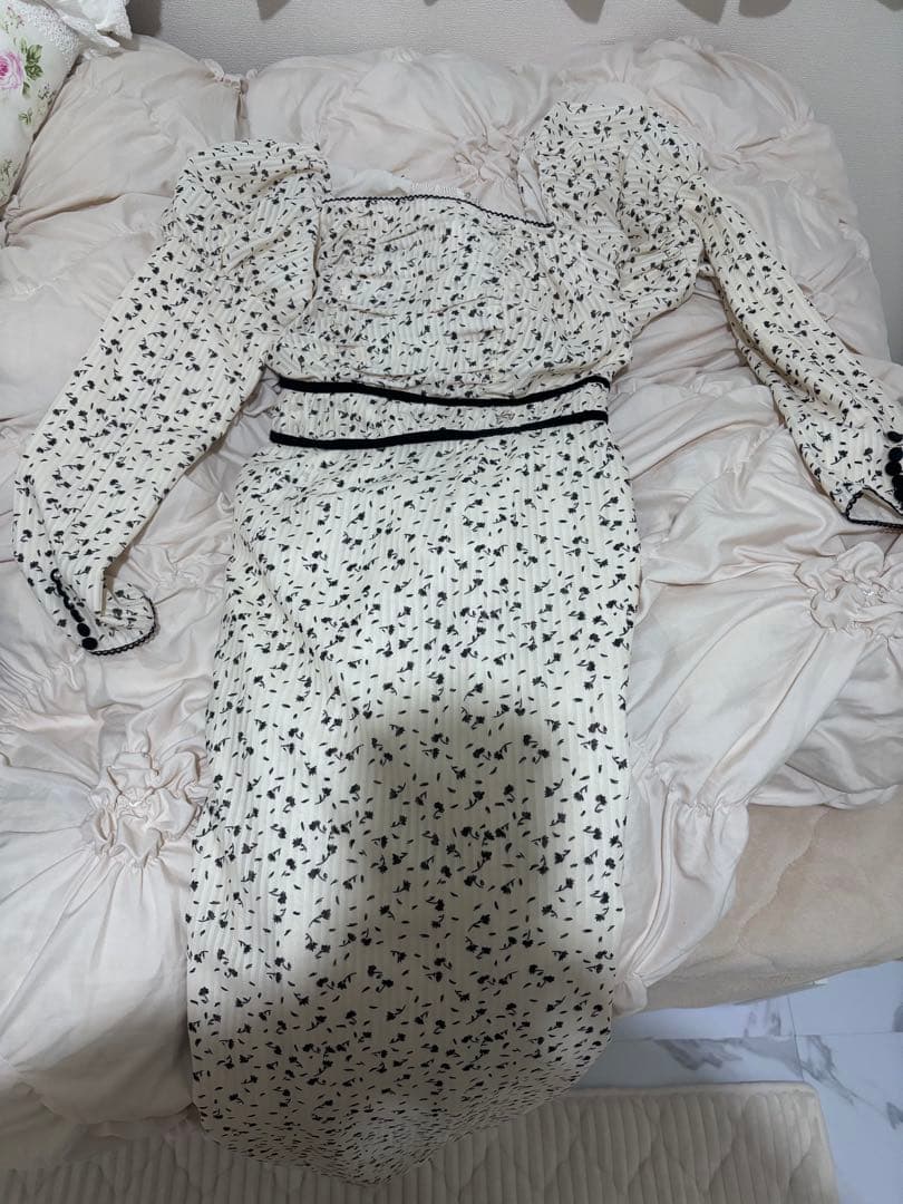 ワンピース Capucine Bloom Sleeve Chiffon Dress