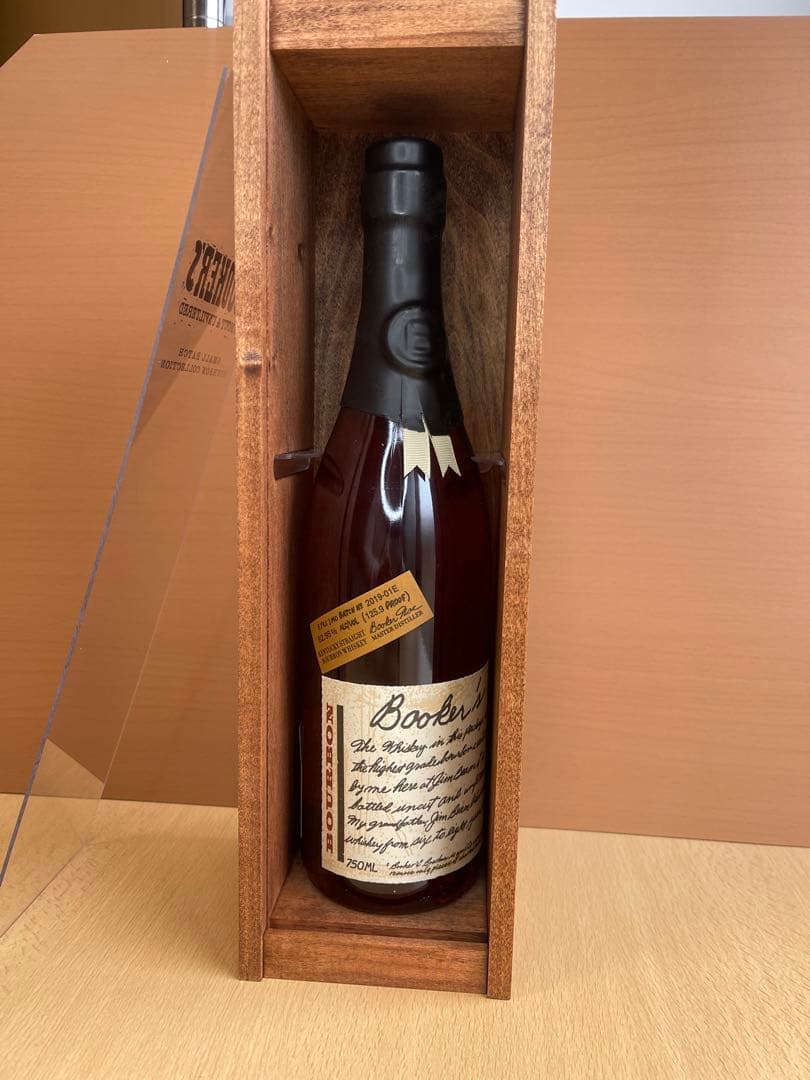 入手困難　ブッカーズ 2019-01E バーボンウイスキー 750ml 木箱付