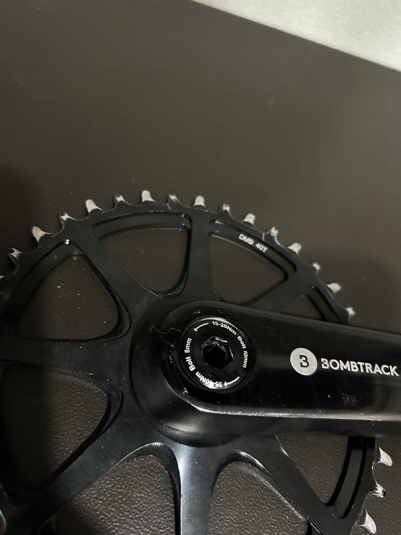 【BOMBTRACK クランクセット】SAMOX製　シングル用
