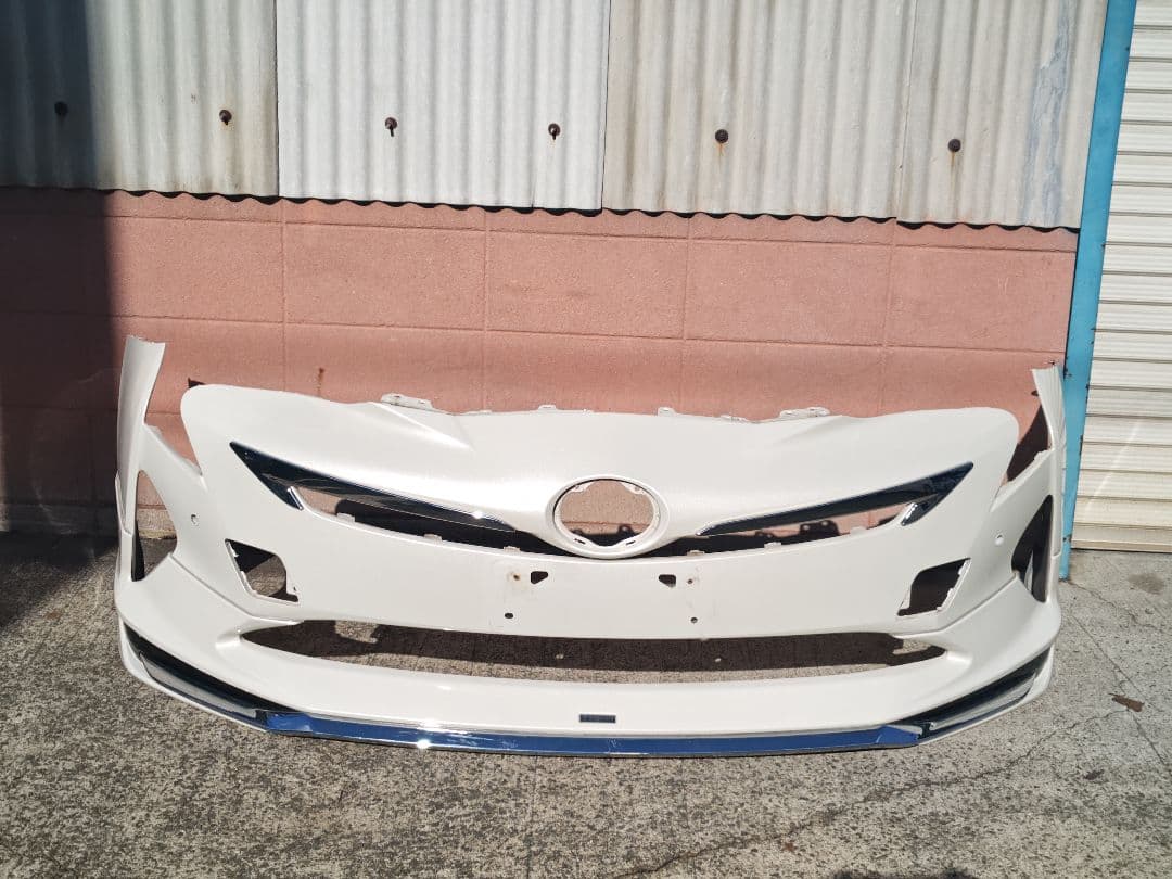 そのまま使える？50プリウス モデリスタエアロ付きフロントバンパー 070パール