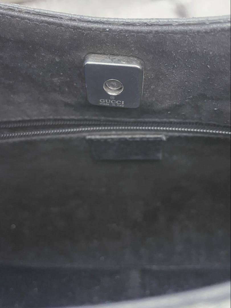 GUCCI ブラックレザー バッグ