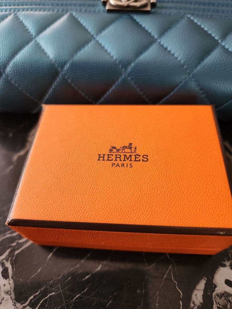 エルメス　HERMÈS カフスボタン　ロゴ入りカフリンクス ブラック　正規品