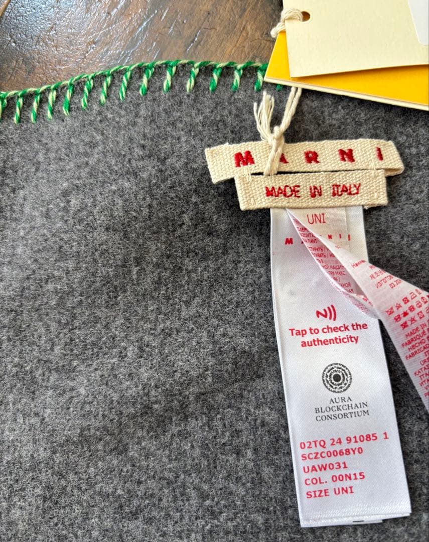 新品未使用　MARNI SCARF \"SODIUM\" グレー　マフラー