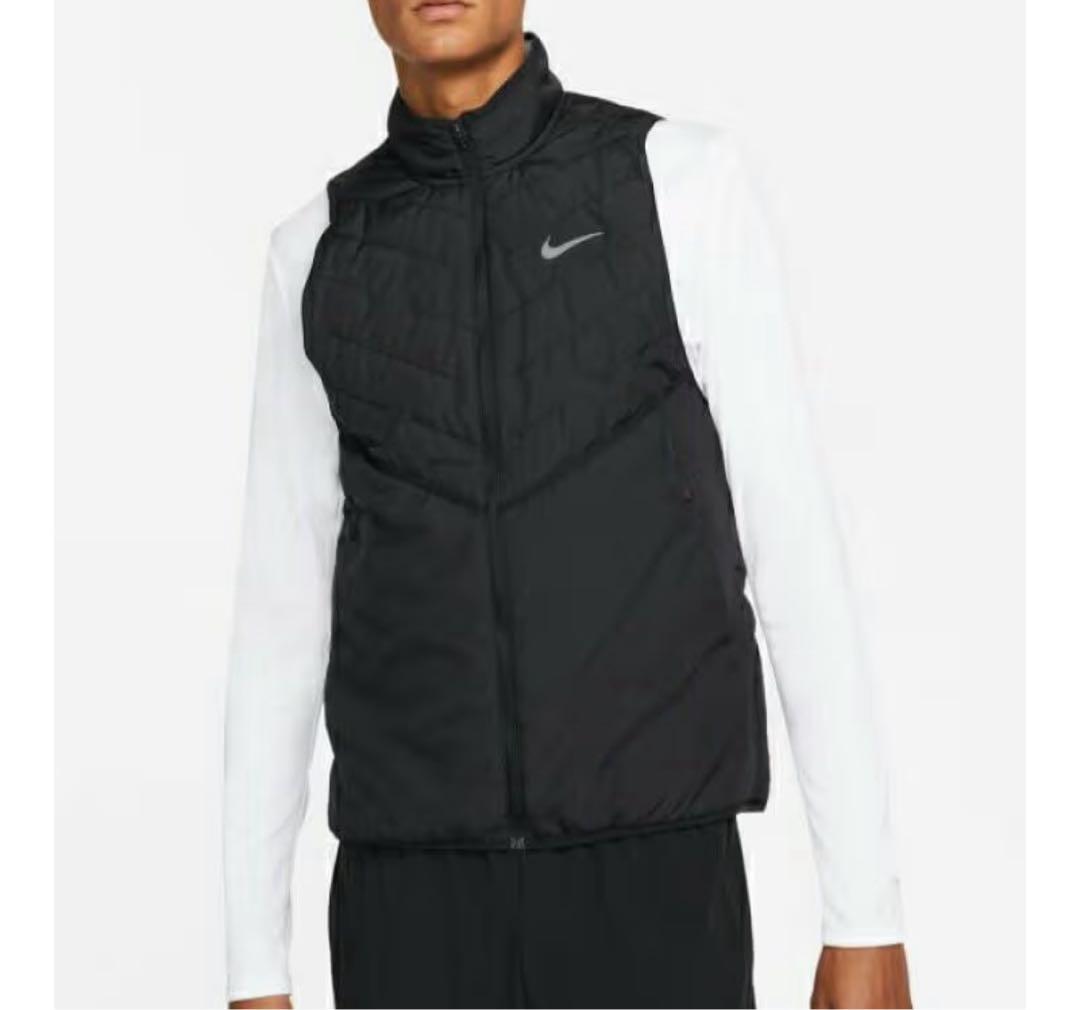 新品　ナイキ　メンズ　ランニングベスト　中綿　ブラック　黒　軽量　撥水　L