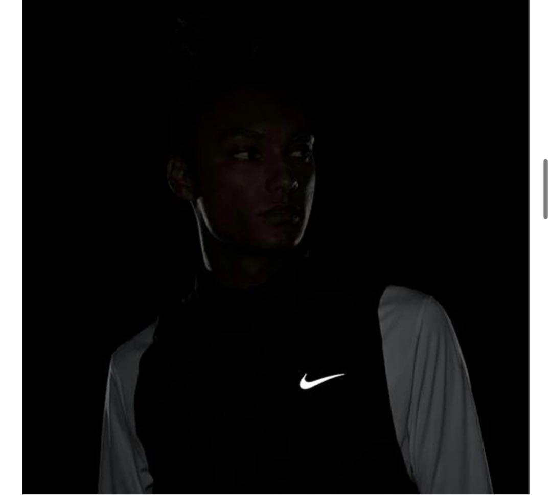 新品　ナイキ　メンズ　ランニングベスト　中綿　ブラック　黒　軽量　撥水　L