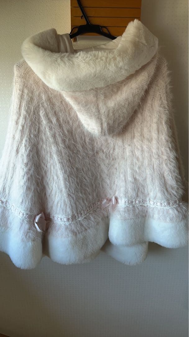 しょぼん 25日LIZLISA リズリサ ダブルリボンニットファーポンチョ