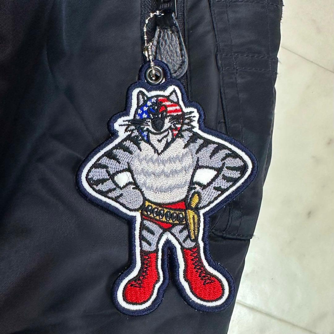 〈新品〉AVIREX×新日本プロレス50周年記念【XL】MA-1ジャケット 黒