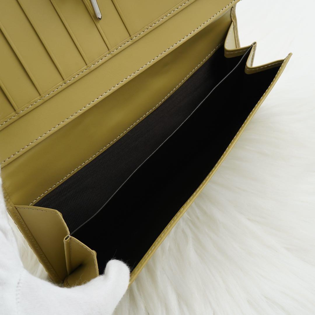 未使用品　箱付き　GUCCI グッチ　長財布　シェリーライン　ジャッキー　金具