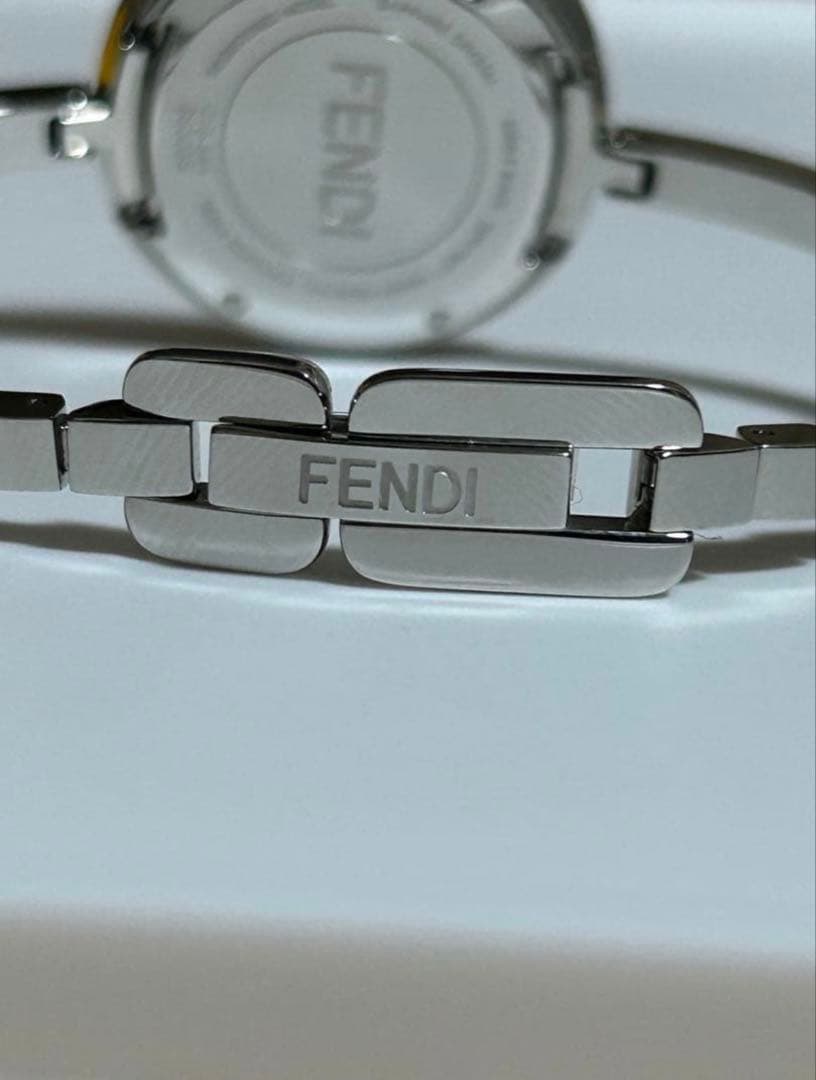 FENDI フェンディ腕時計ファー付き