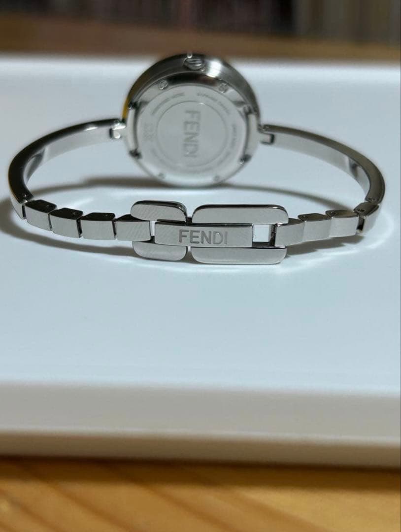 FENDI フェンディ腕時計ファー付き