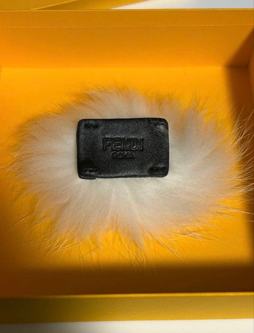 FENDI フェンディ腕時計ファー付き